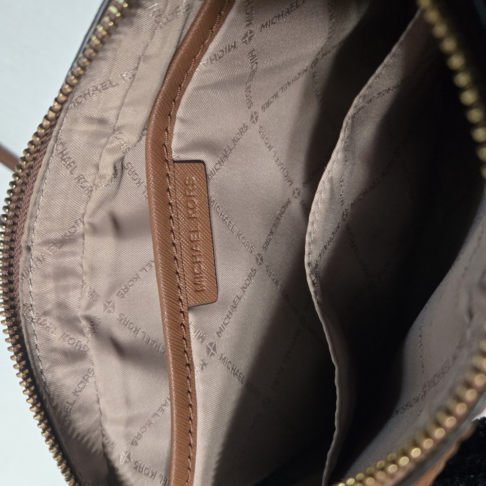 MICHAEL KORS Jet Set Large EW Crossbody Bag Vanilla Brown MK Signature Gold - Picture 4 of 9
